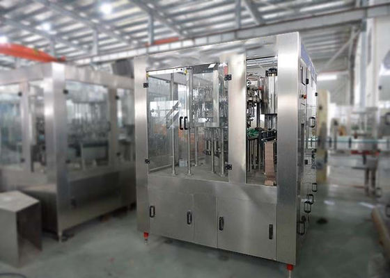China Embotelladora del refresco carbónico, máquina de rellenar de la pequeña bebida carbónica proveedor
