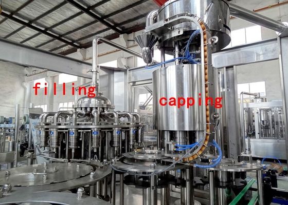China 3 en 1 máquina de rellenar líquida de Monoblock proveedor