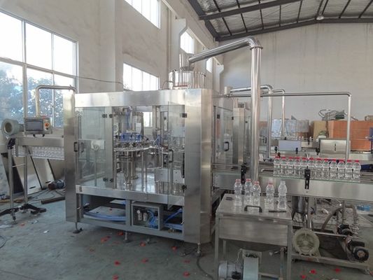 Equipo embotellador líquido automático lleno del jugo de la máquina de rellenar 4000BPH de Monoblock proveedor